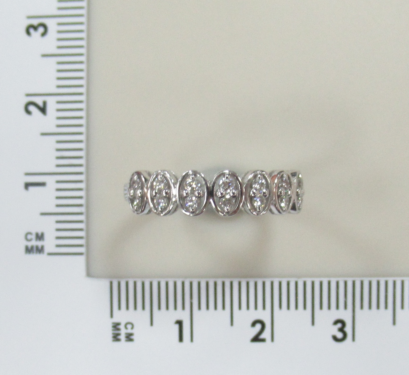 Кольцо из белого золота с бриллиантами